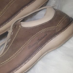 SAT SALE!! Tommy Bahama soft sneakers